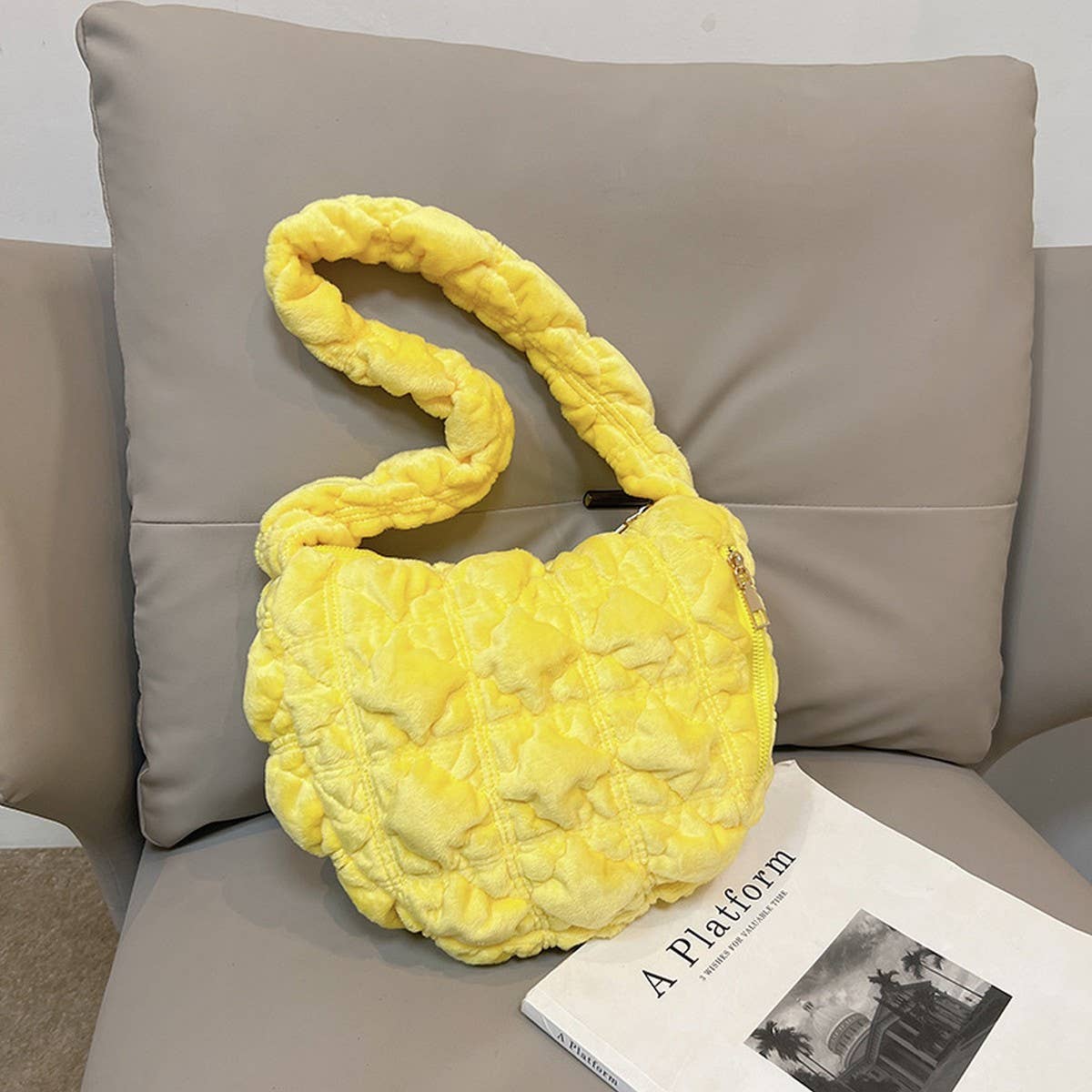 Velvet Fuzzy Puffy Cloud Shoulder Bag_CUAB00482