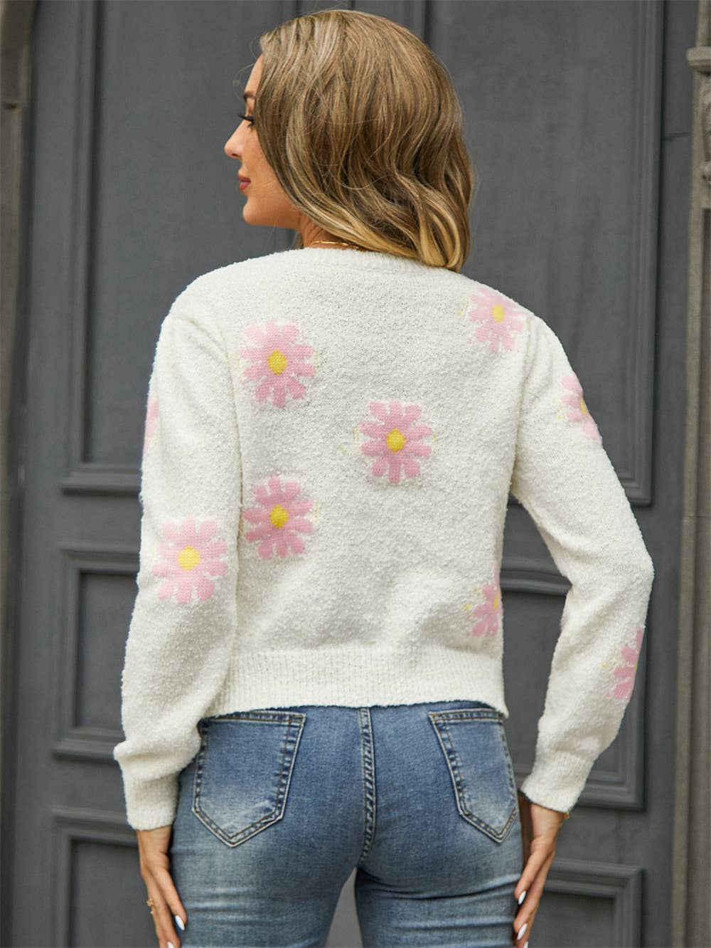 DAISIES ROUND NECK FLOWER KNIT FASHION SWEATER