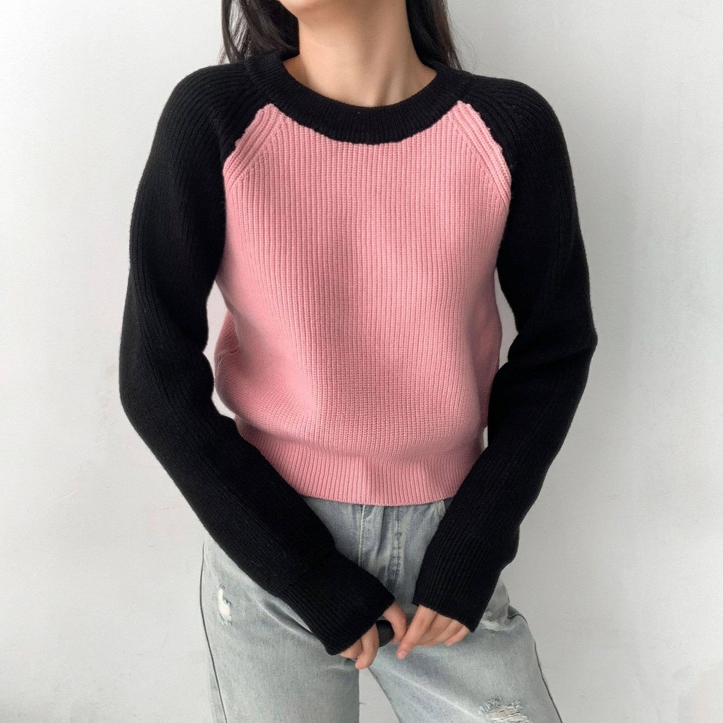 COLOR CONTRAST SLEEVED CREW NECK PULLOVER SWEATER