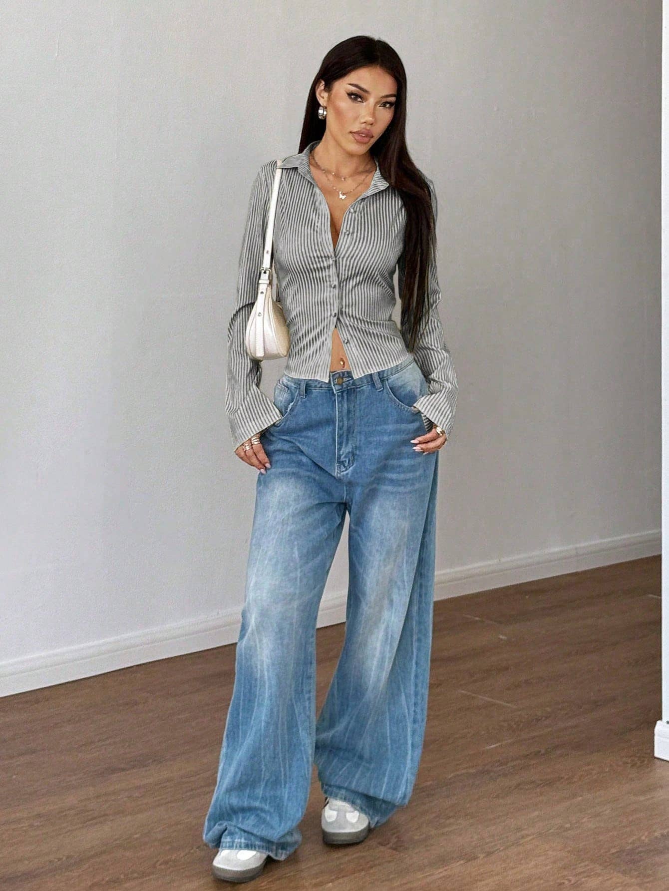 Fashionable V-neck striped long-sleeved shirt