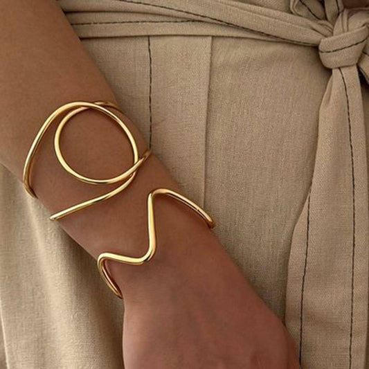 Minimalist Twisted Open Cuff in Titanium Steel