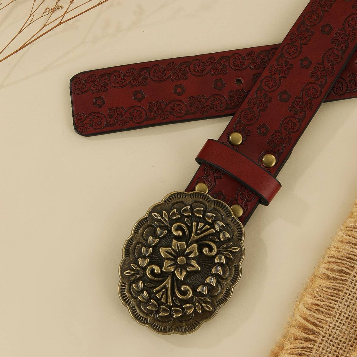 BUCKLE EMBOSSED PATTERN ENGRAVED BELT_CWMM3941