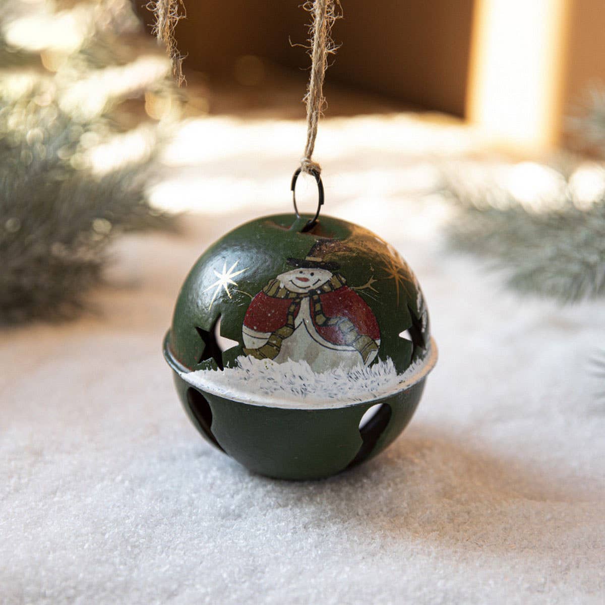 CWMM10396_CHRISTMAS PAINTED BELL SNOWMAN ORNAMENT DECOR