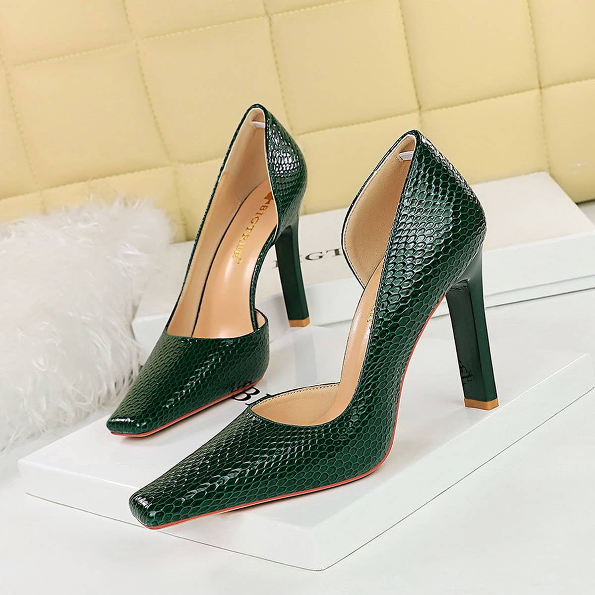 RETRO SQUARE-TOE SNAKE PRINT PATENT LEATHER PUMPS_CWSHH0100