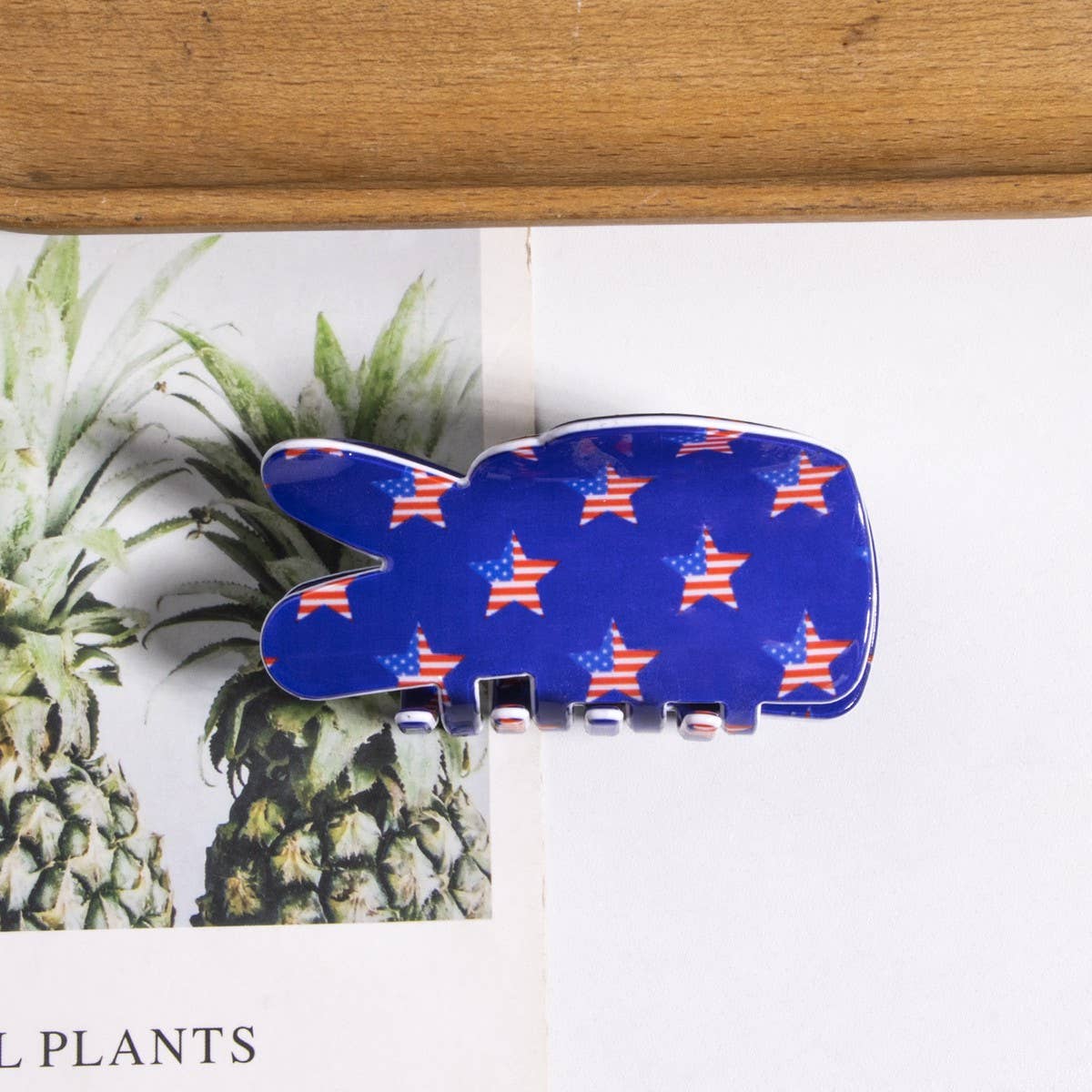 CWAHA1243_INDEPENDENCE DAYFLAG RABBIT SHAPE HAIR CLAW CLIP