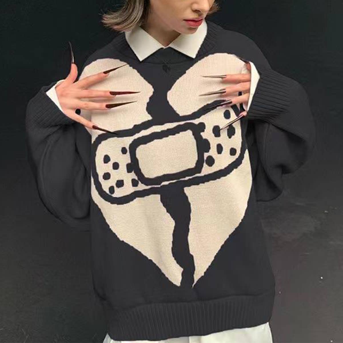 BROKEN HEART CREW-NECK LONG-SLEEVED SWEATER