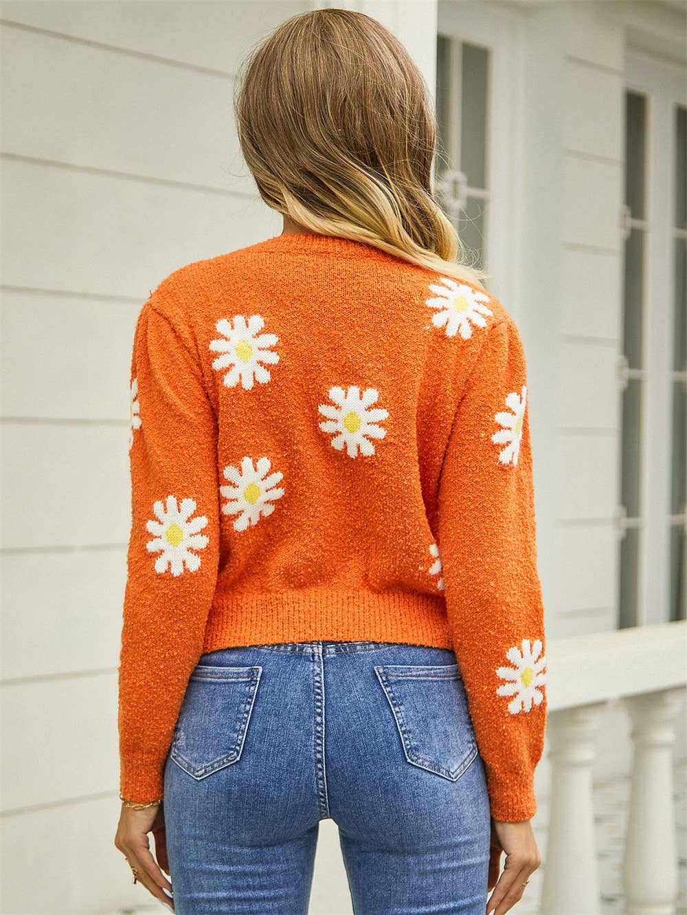 DAISIES ROUND NECK FLOWER KNIT FASHION SWEATER