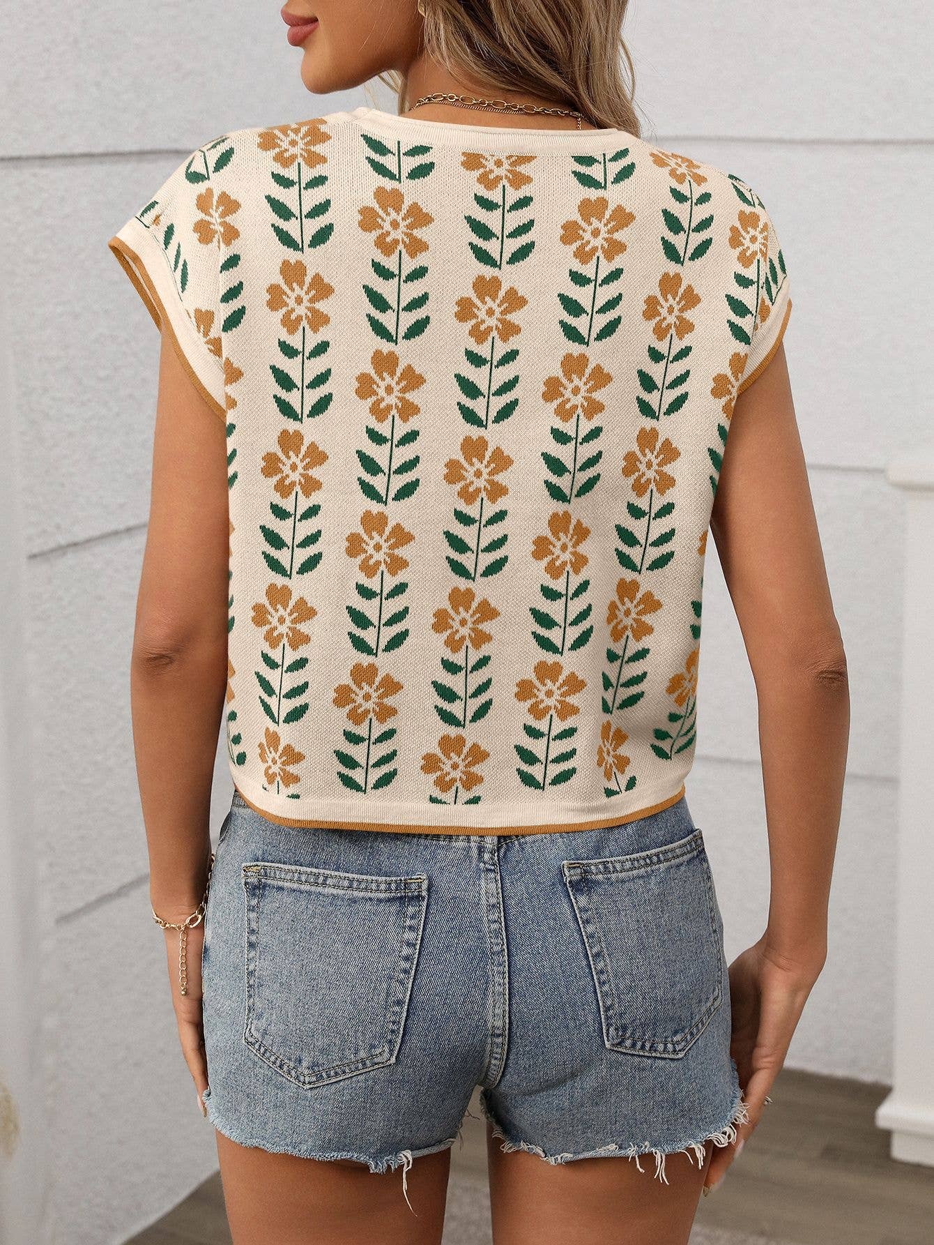 Crop short sleeve crew-neck knit floral sweater