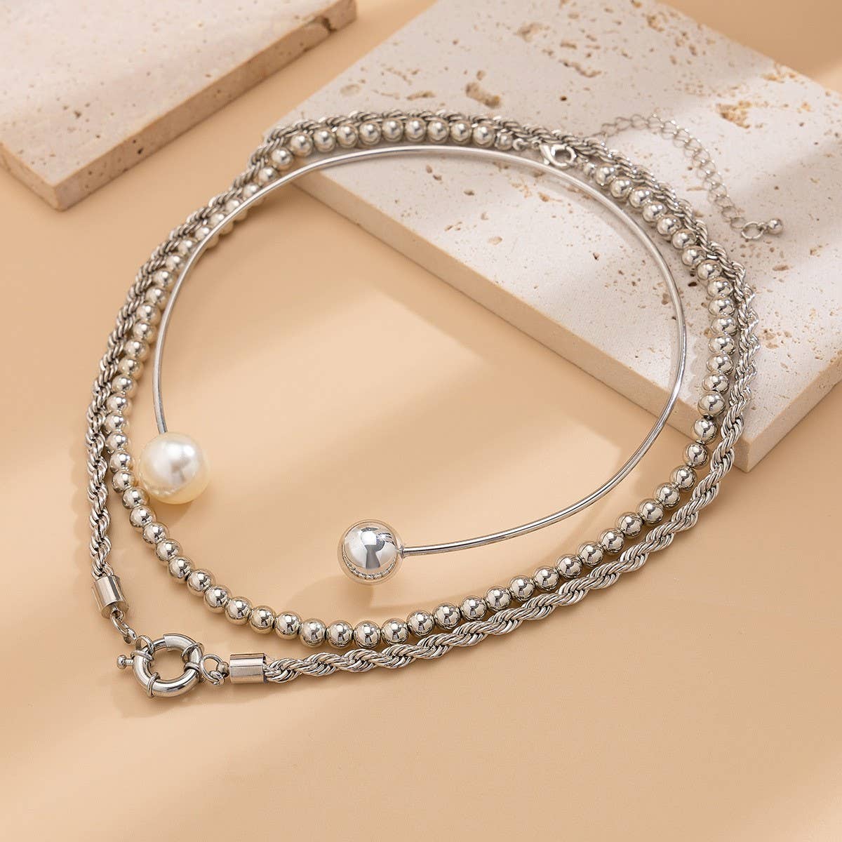 VERSATILE GEOMETRIC FAUX PEARL TWISTED NECKLACE
