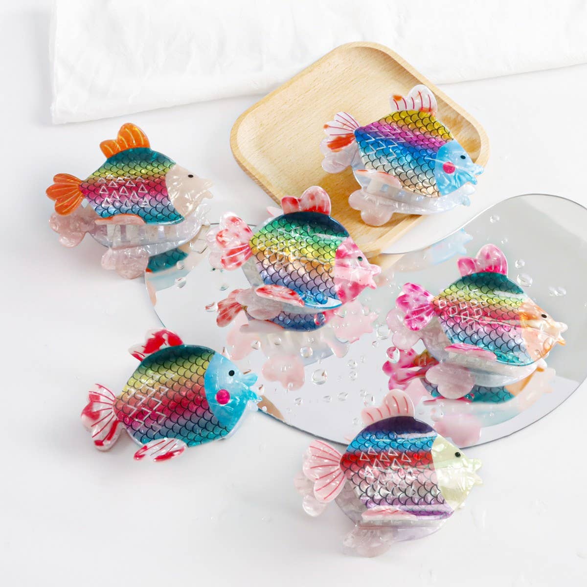 CWAHA1397_CARTOON FISH HAIR CLAW CLIP