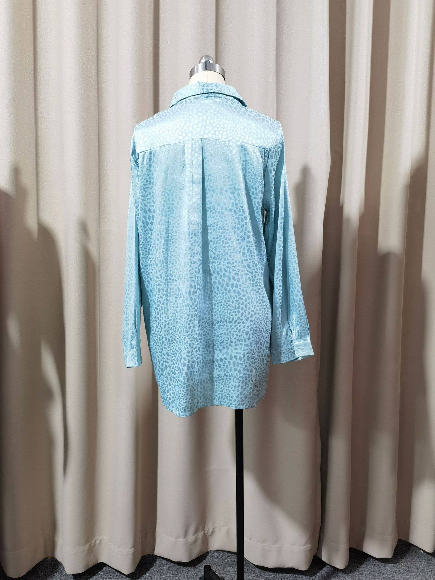 Elegant satin gravel pattern long-sleeved shirt