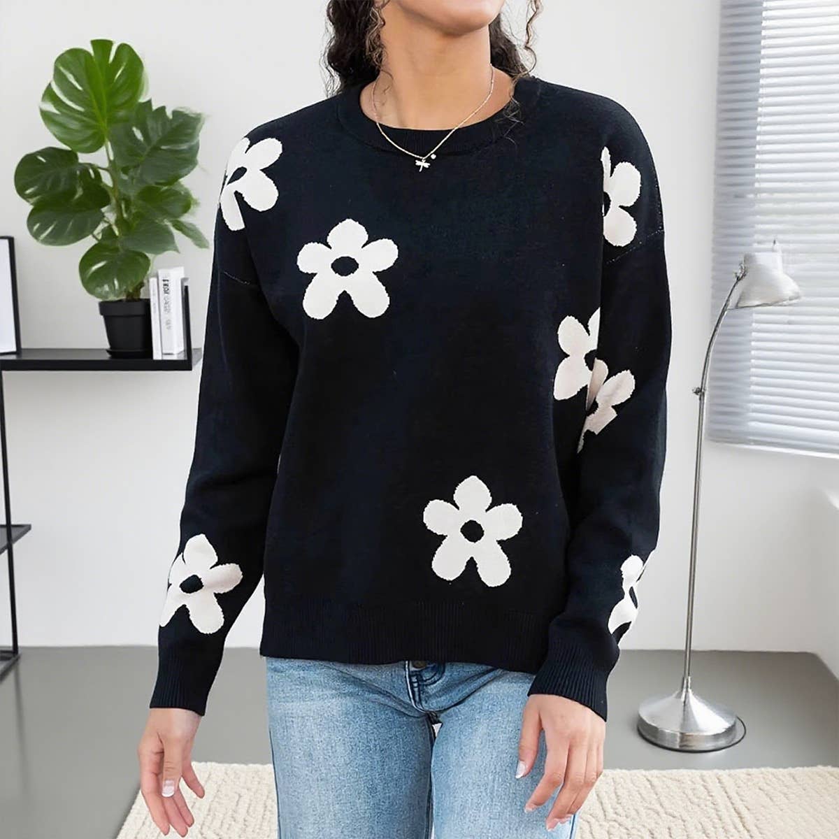 Flower-jacquard loose round-neck knitted sweater