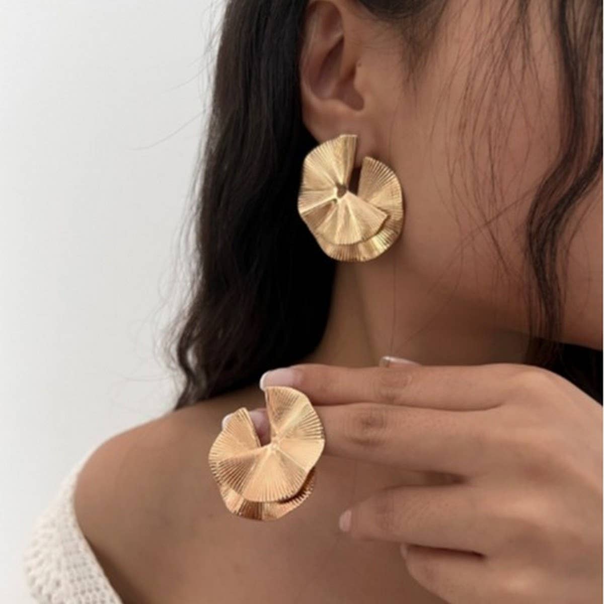 NEW VERSATILE TWISTED DESIGN FASHION EARRINGS_CWMM3225