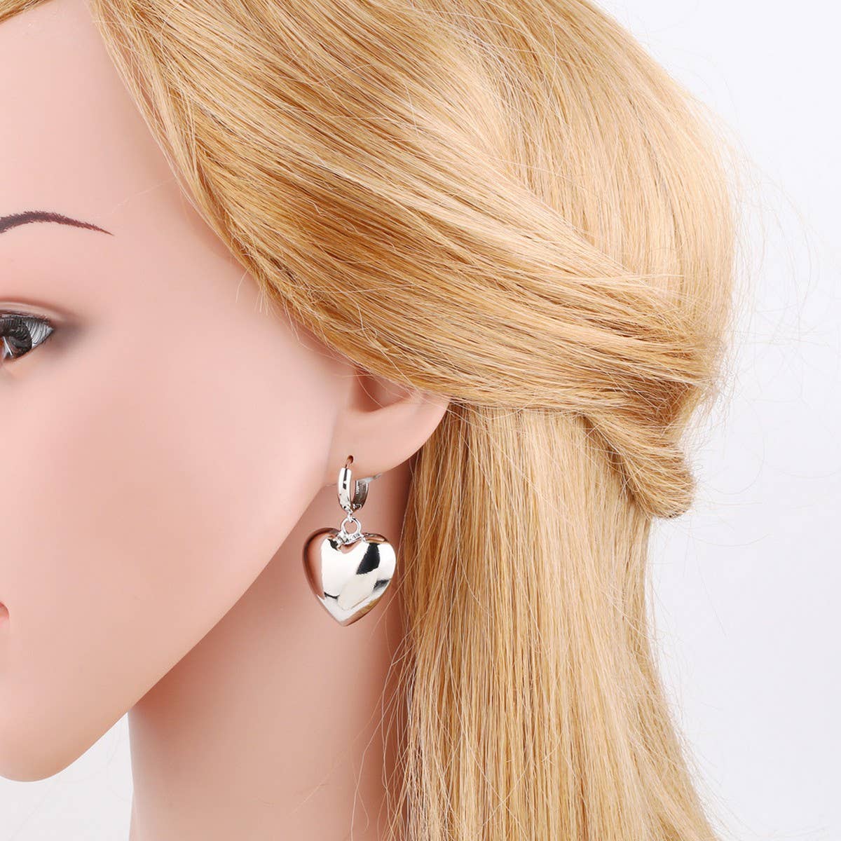 SILVER HEART-SHAPED PENDANT EARRINGS