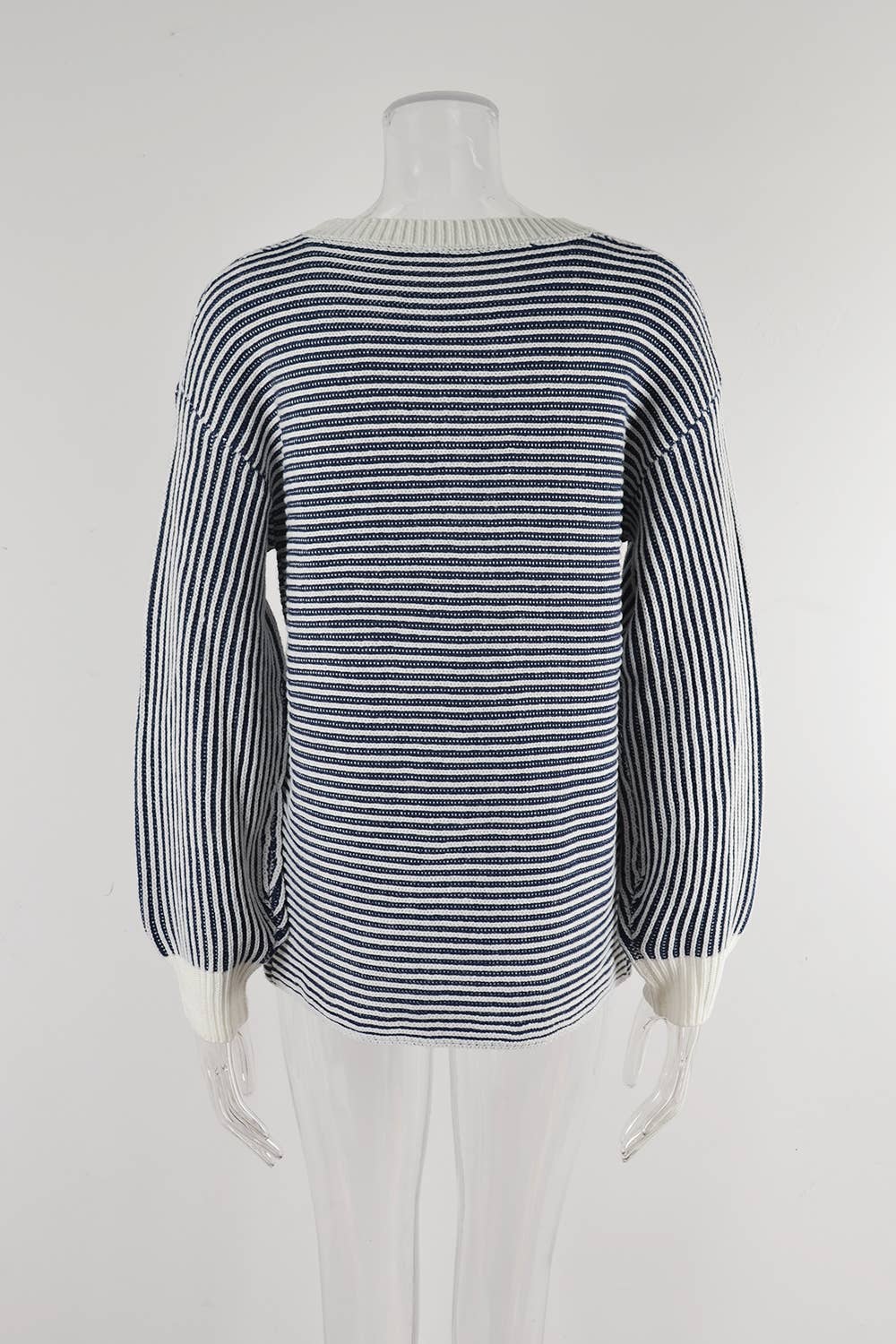 COLOR-MATCHING CREW-NECK PULLOVER STRIPED SWEATER