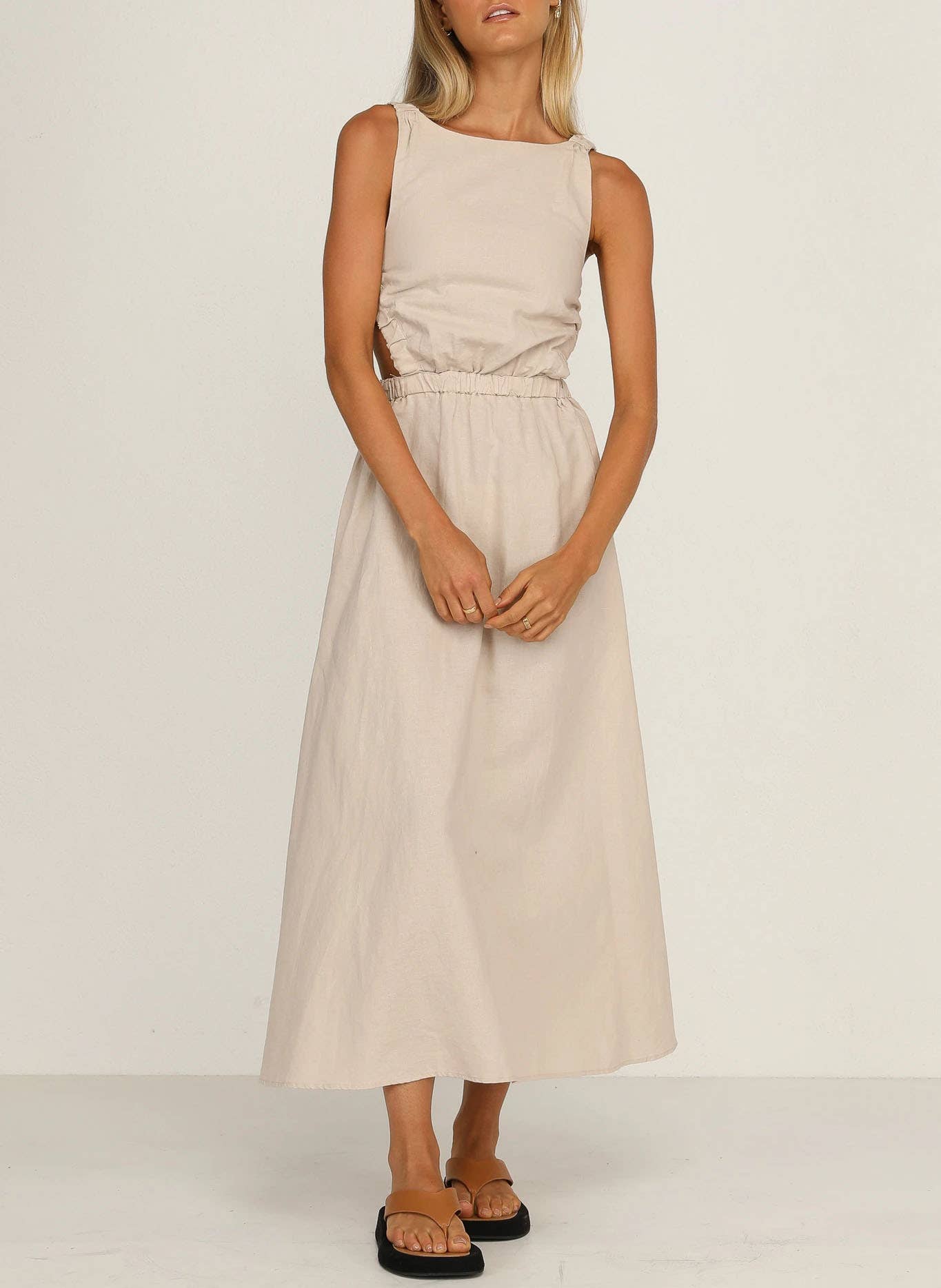 Backless cut-out solid-color fashionable dress