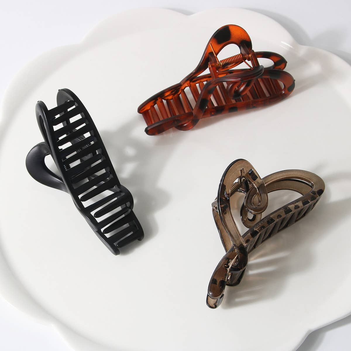Matte Love Hair Clip with Letter, Stylish Claw_CWAHA1037