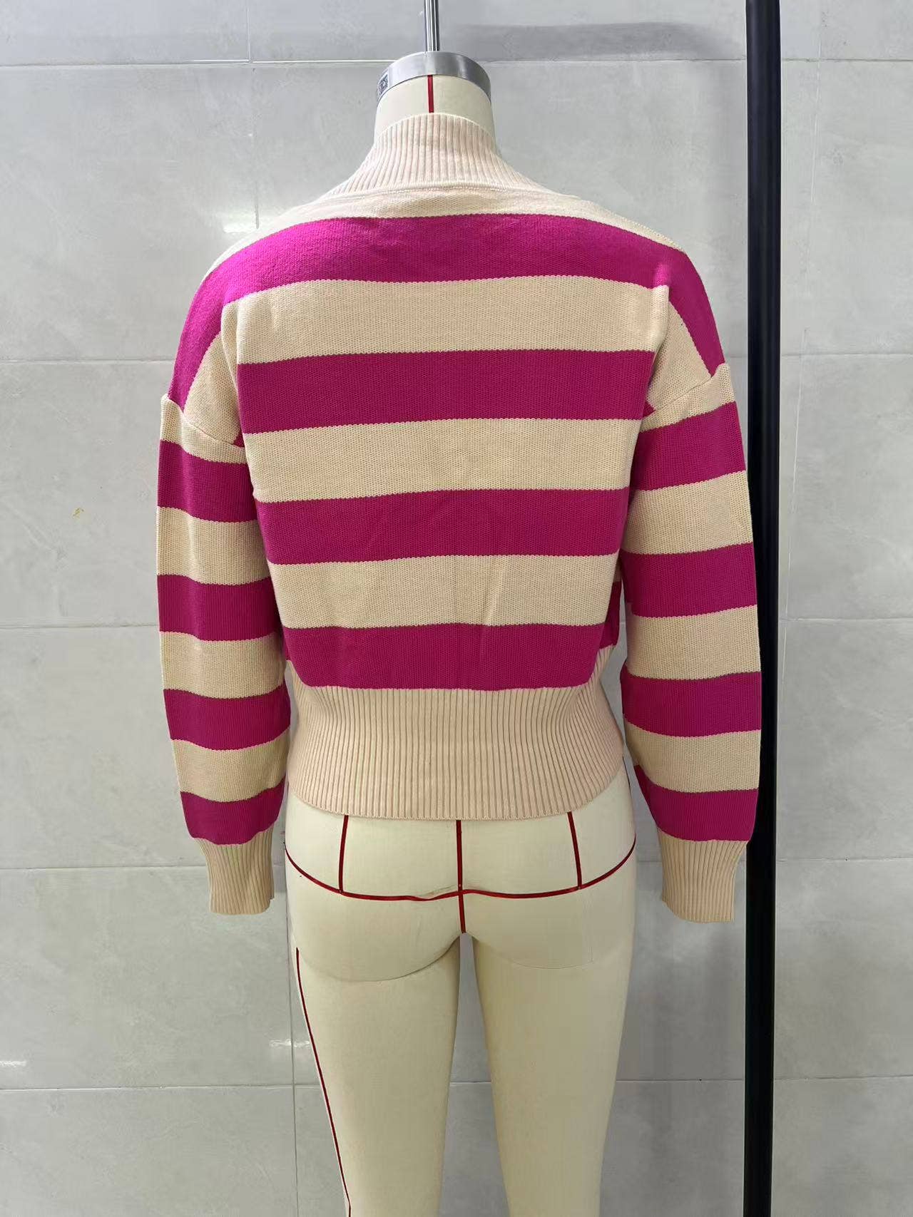 Contrasting color stripes loose knitted cardigan