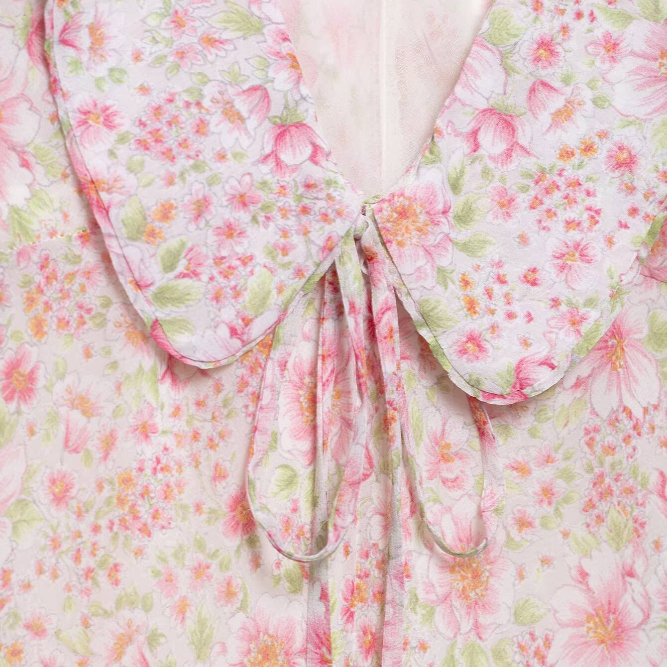 Cinched waist, lapel print lining short dress