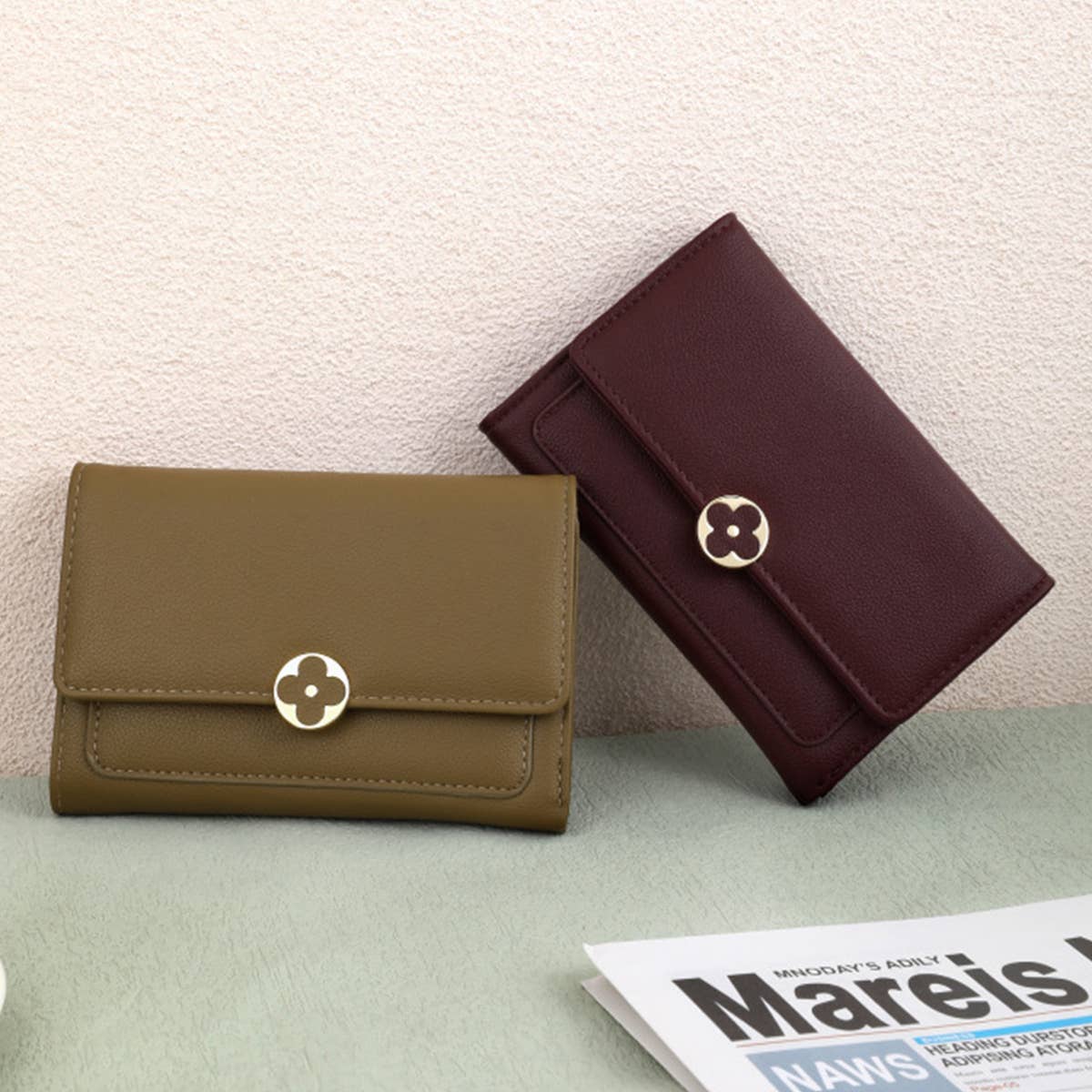 FOUR LEAF CLOVER HIDDEN BUCKLE RETRO WALLET_CWAB1653