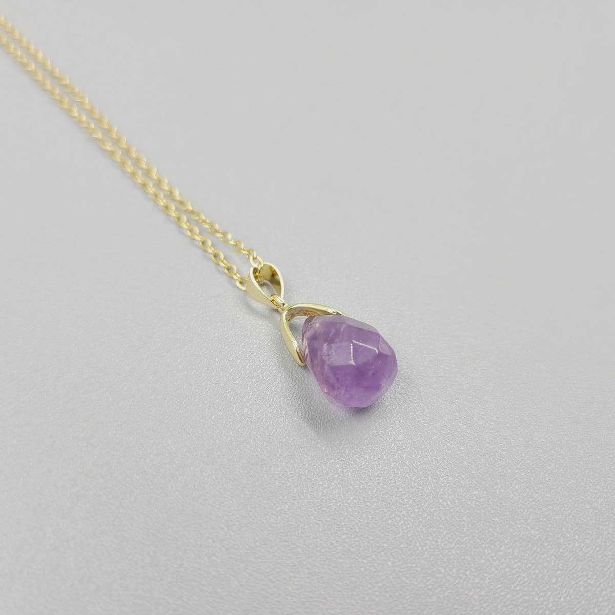 FASHIONABLE NATURAL STONE CRYSTAL PENDANT NECKLACE