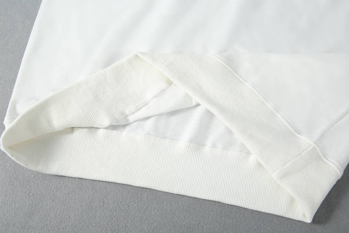 Basic round-neck printed sweatshirt