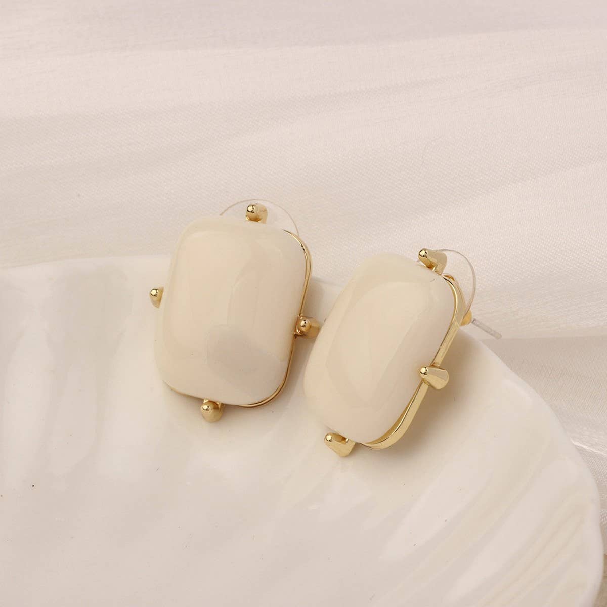 NEW SIMPLE HOLLOW GRID FOUR-LEAF EARRINGS