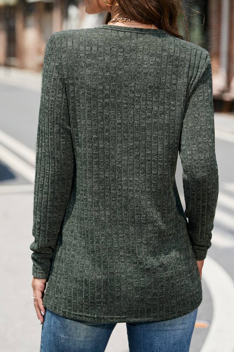 CWTBLL1630_RIBBED CREW NECK BUTTON-DOWN TOP