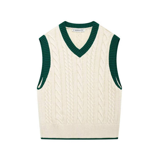 Contrasting color fashion with cable pattern vest