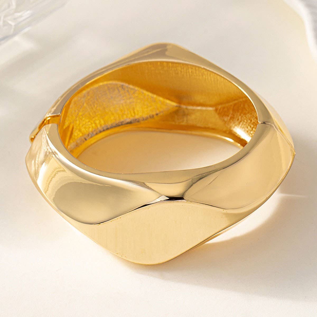 NEW RETRO LUXURY FASHION VERSATILE OPEN BRACELET