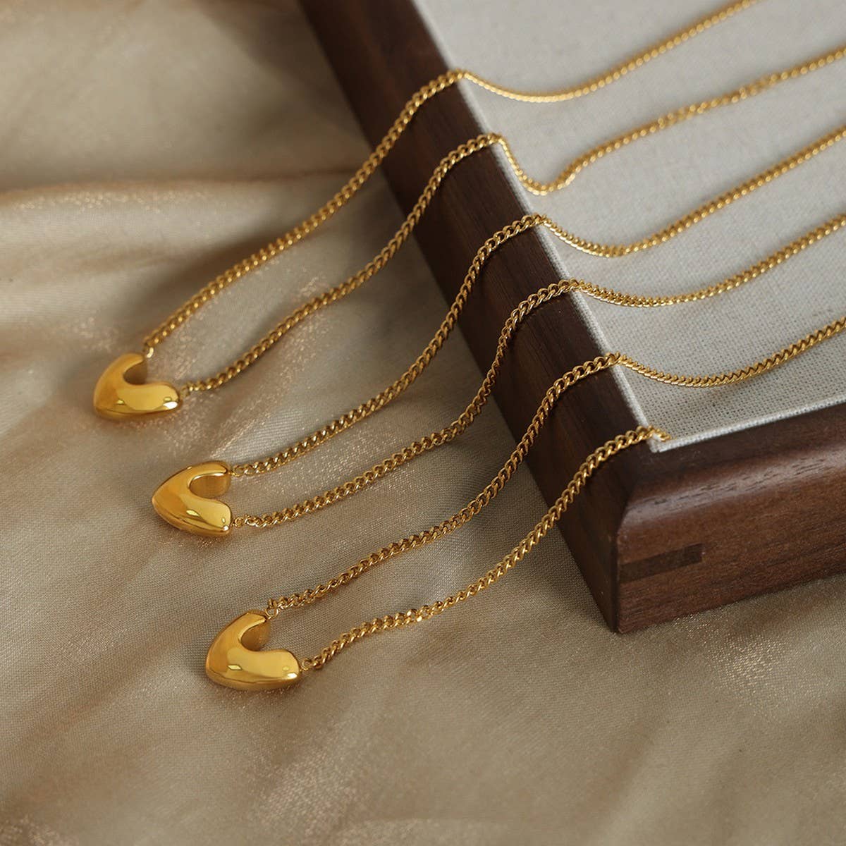 V SHAPED TITANIUM STEEL NECKLACE