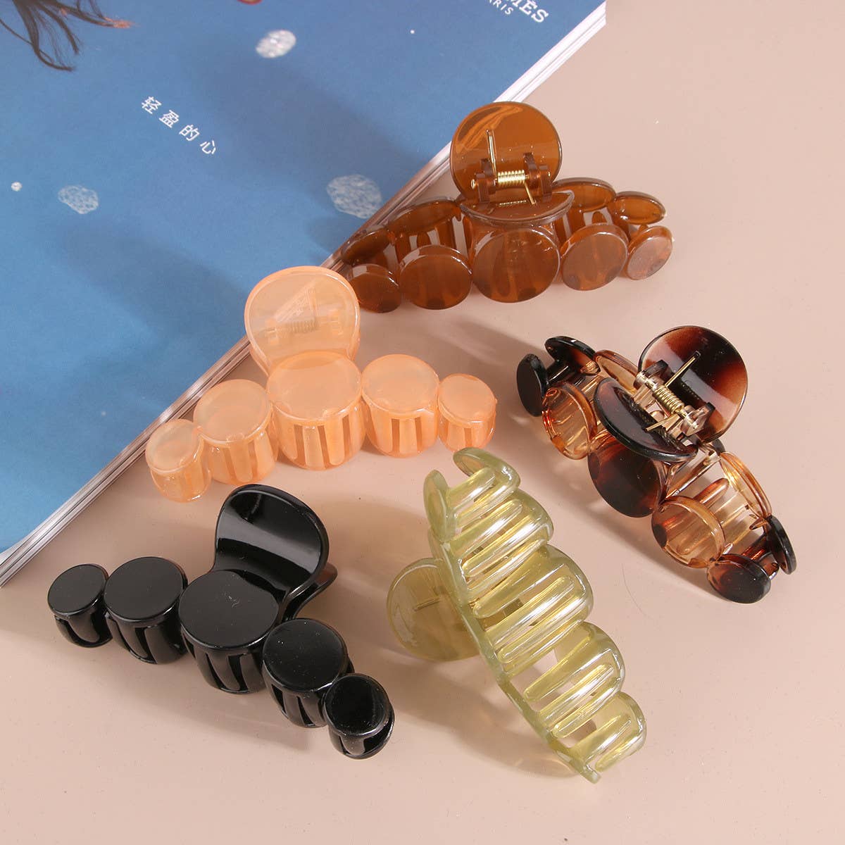 SIMPLE AND FASHIONABLE CIRCLE GRIPPER_CWAHA1048