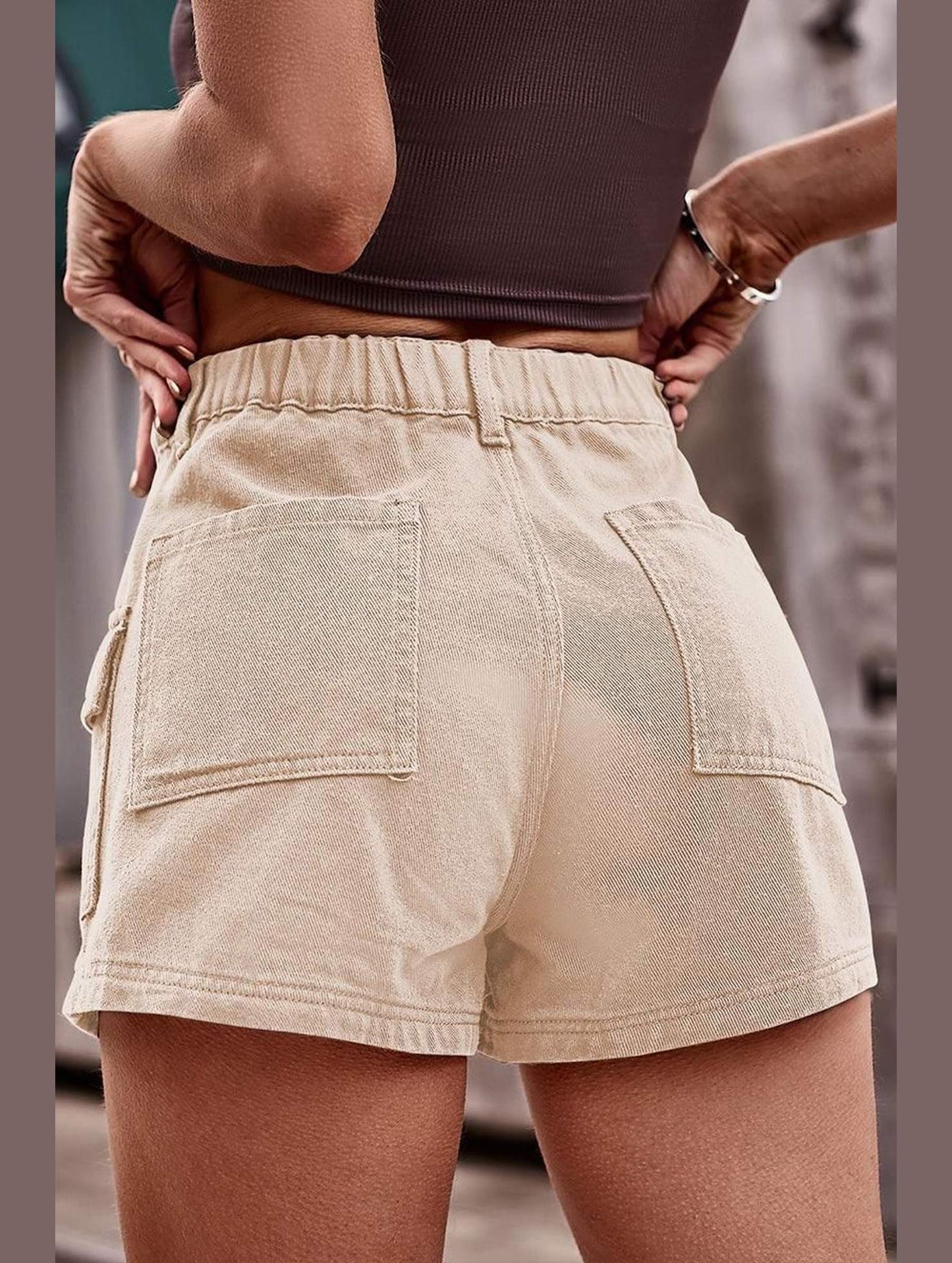 FLAT POCKET ELASTIC WAIST CARGO SHORTS - Doublju
