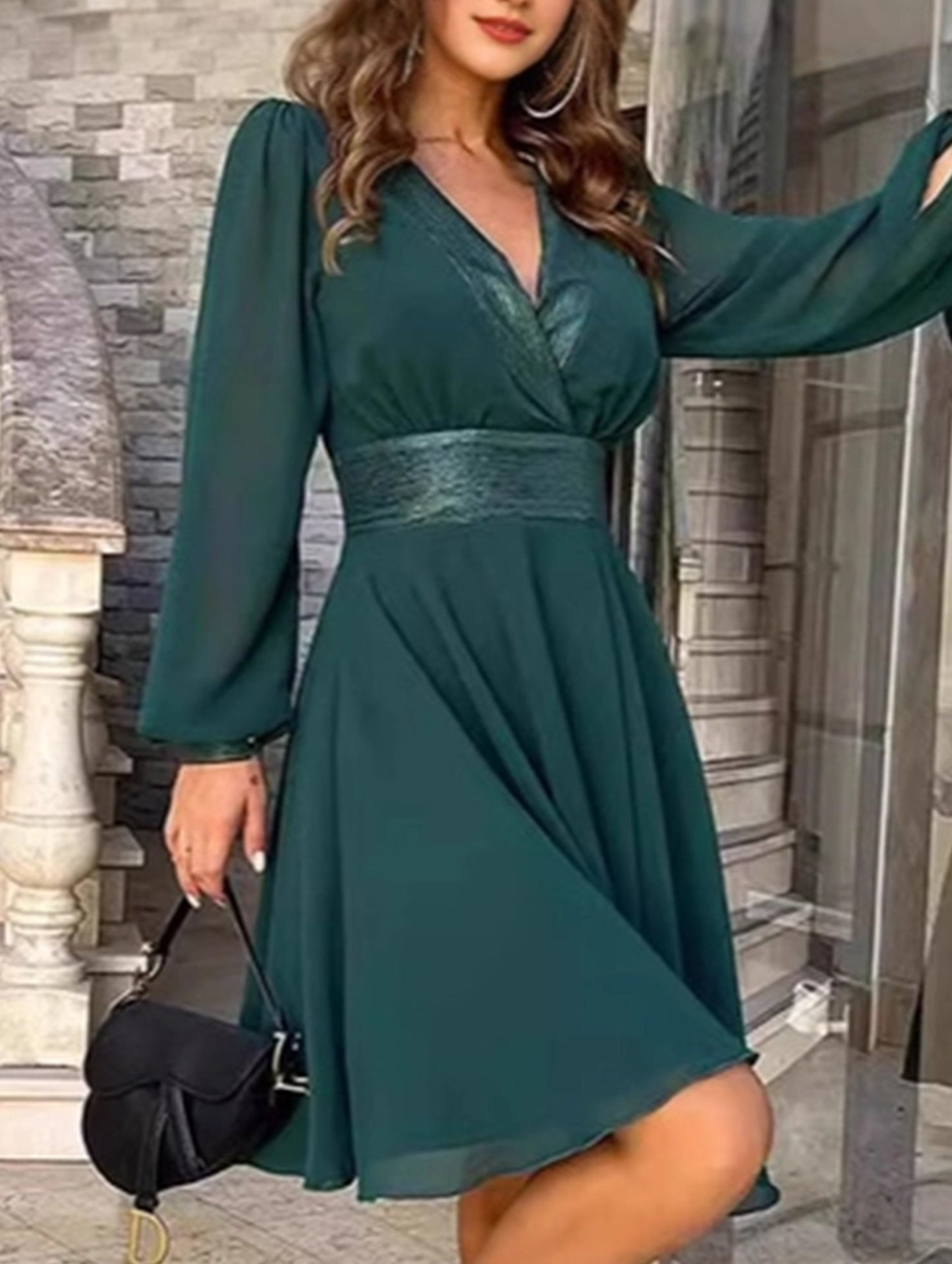 Solid color chiffon V-neck long-sleeved dress