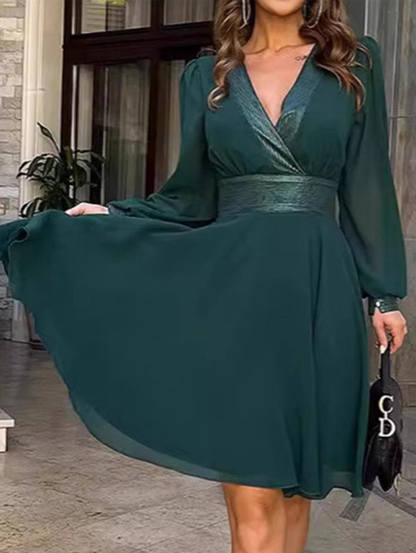 Solid color chiffon V-neck long-sleeved dress