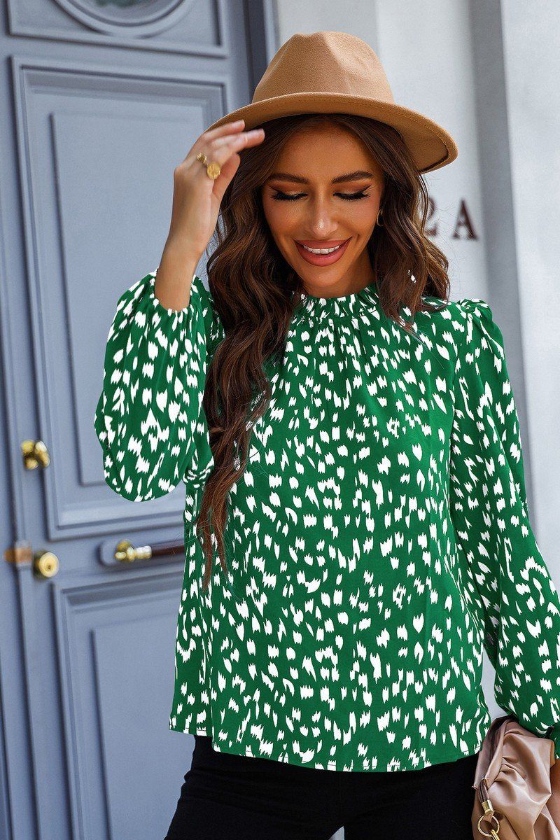 WOME HIGH NECK ANIMAL PRINT RIBBED SLEEVE BLOUSE
100% POLYESTER
SIZE S-M-L
MADE IN CHINA