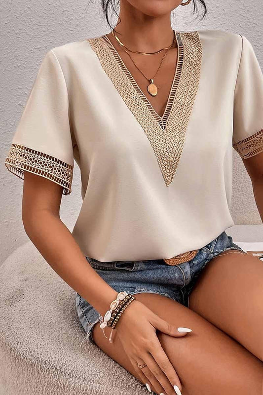 V NECK LACE POINT SHORT SLEEVE TOP - Doublju