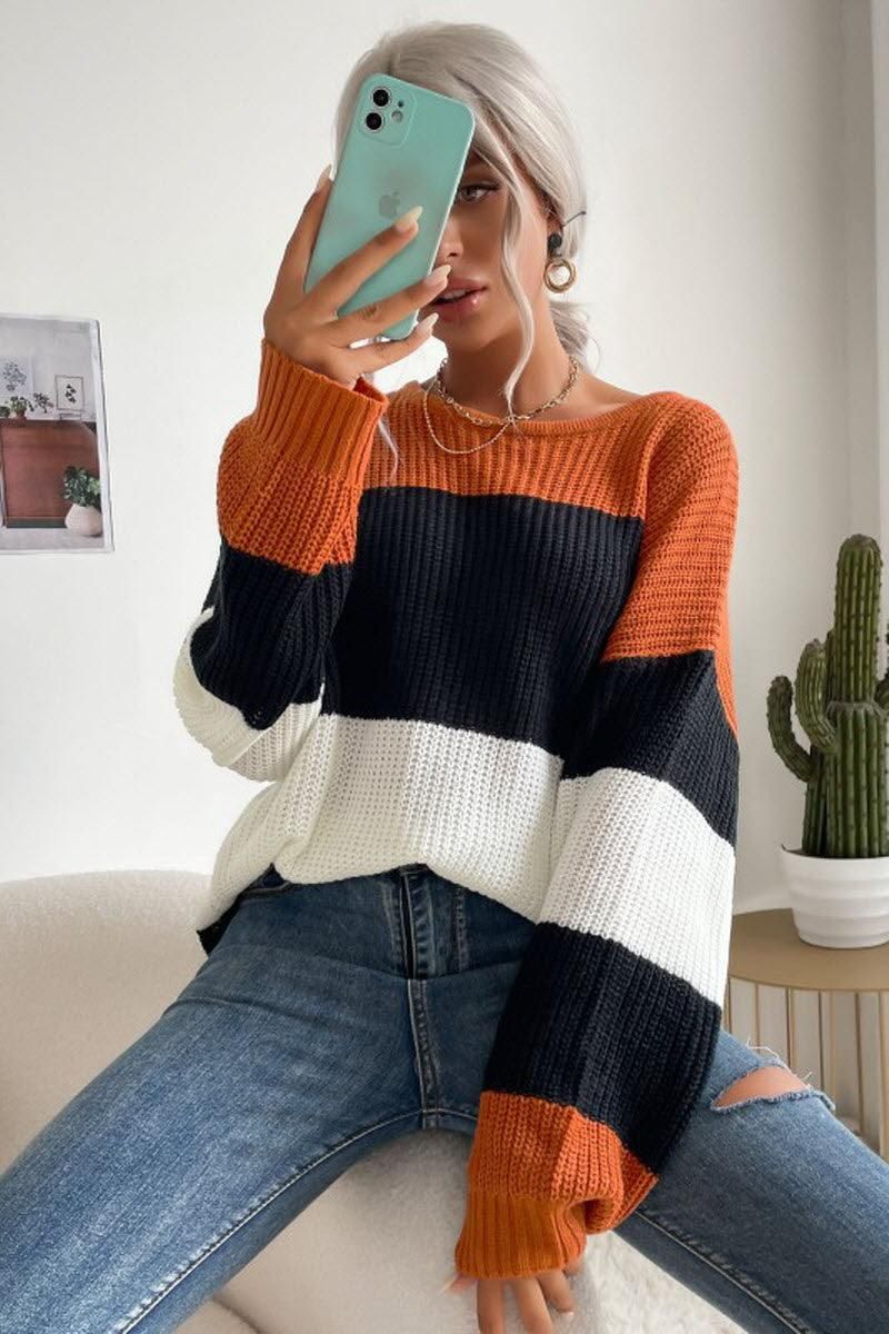 CONTRAST COLOR KNIT - Doublju