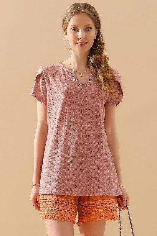 BUCKLED V NECK PUNCHING LACE TULIP SLEEVE TEE - Doublju