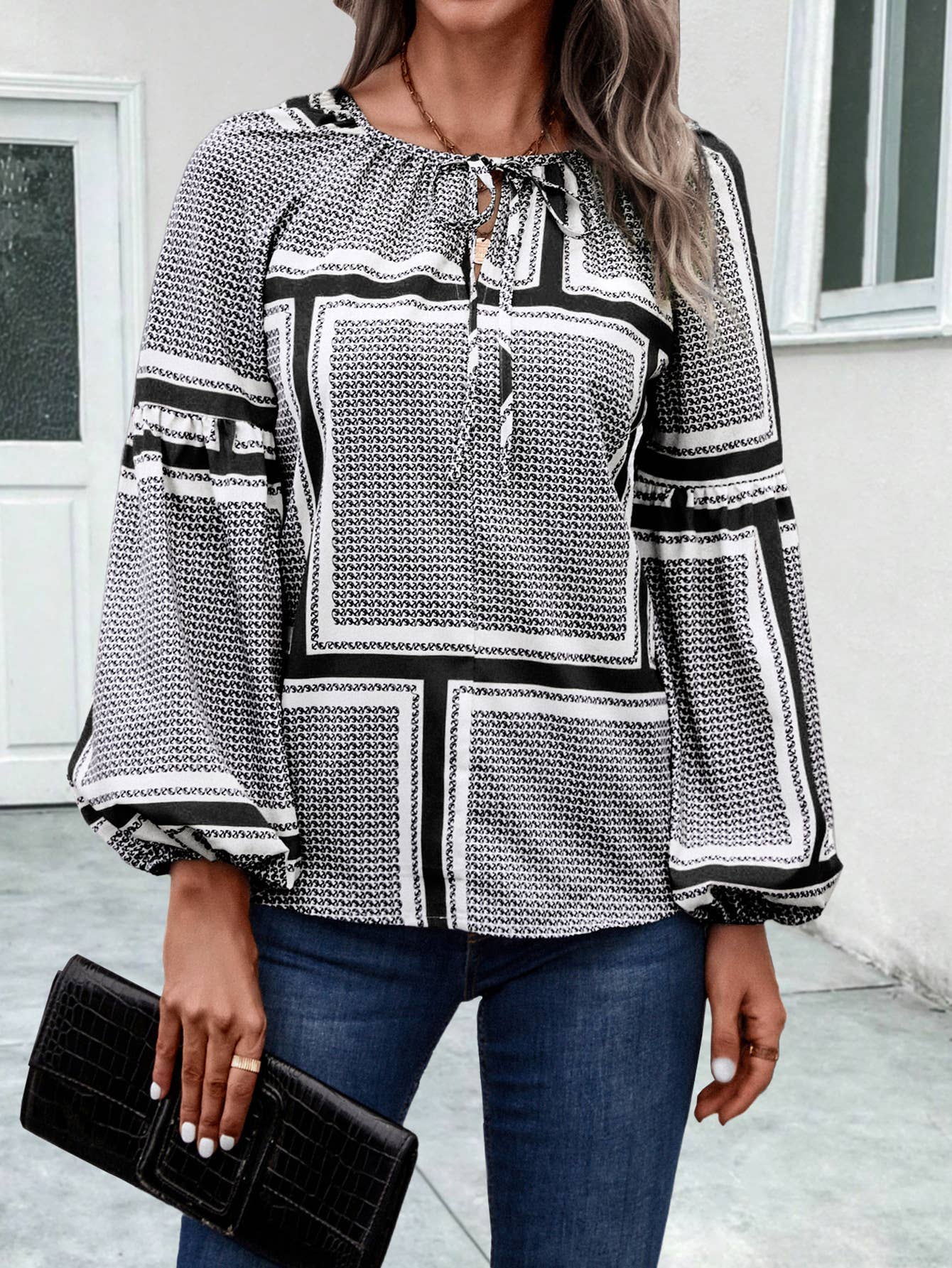 Fashionable lantern sleeve printed loose shirt