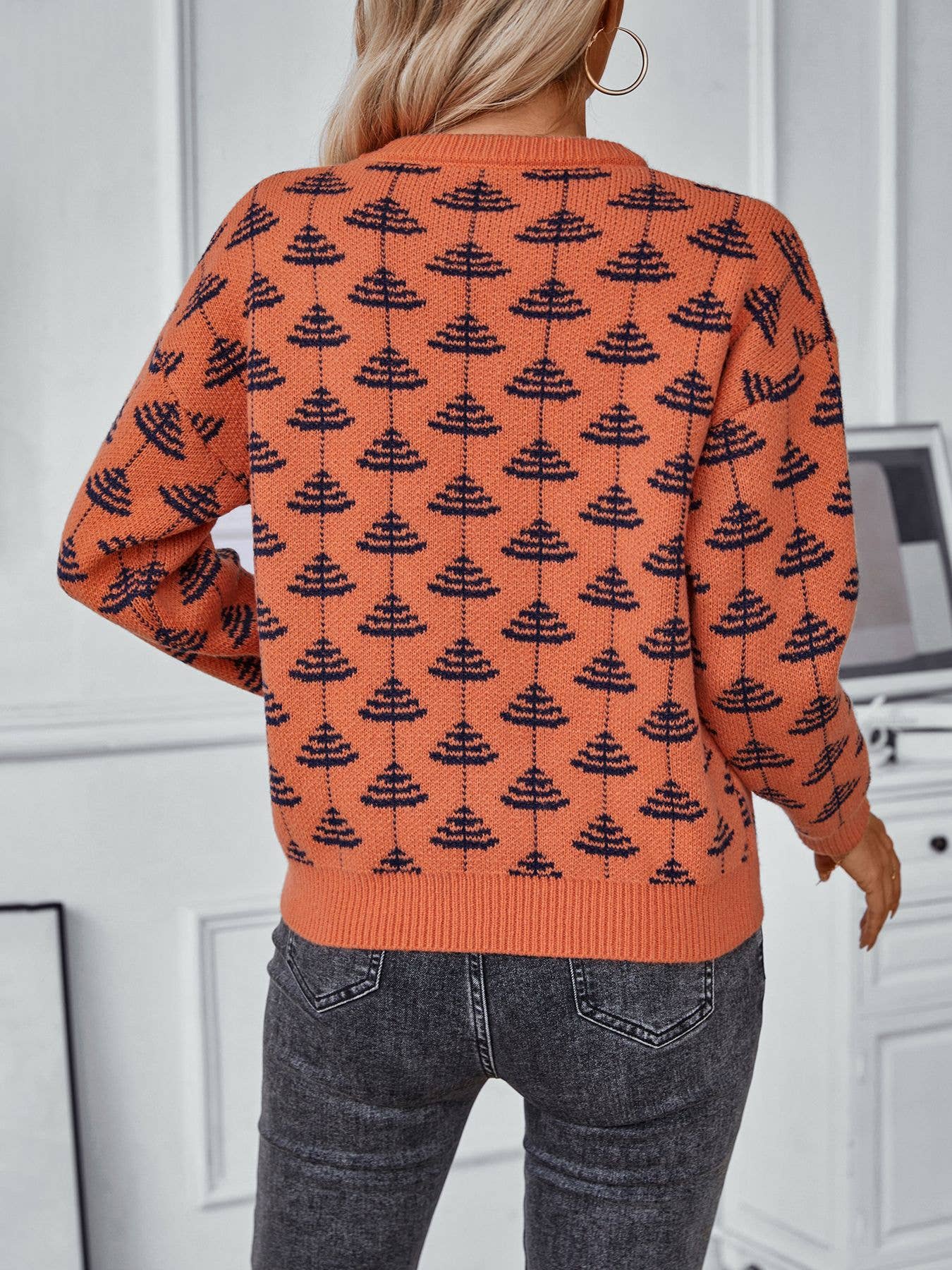 CREW-NECK LONG-SLEEVED JACQUARD PULLOVER SWEATER