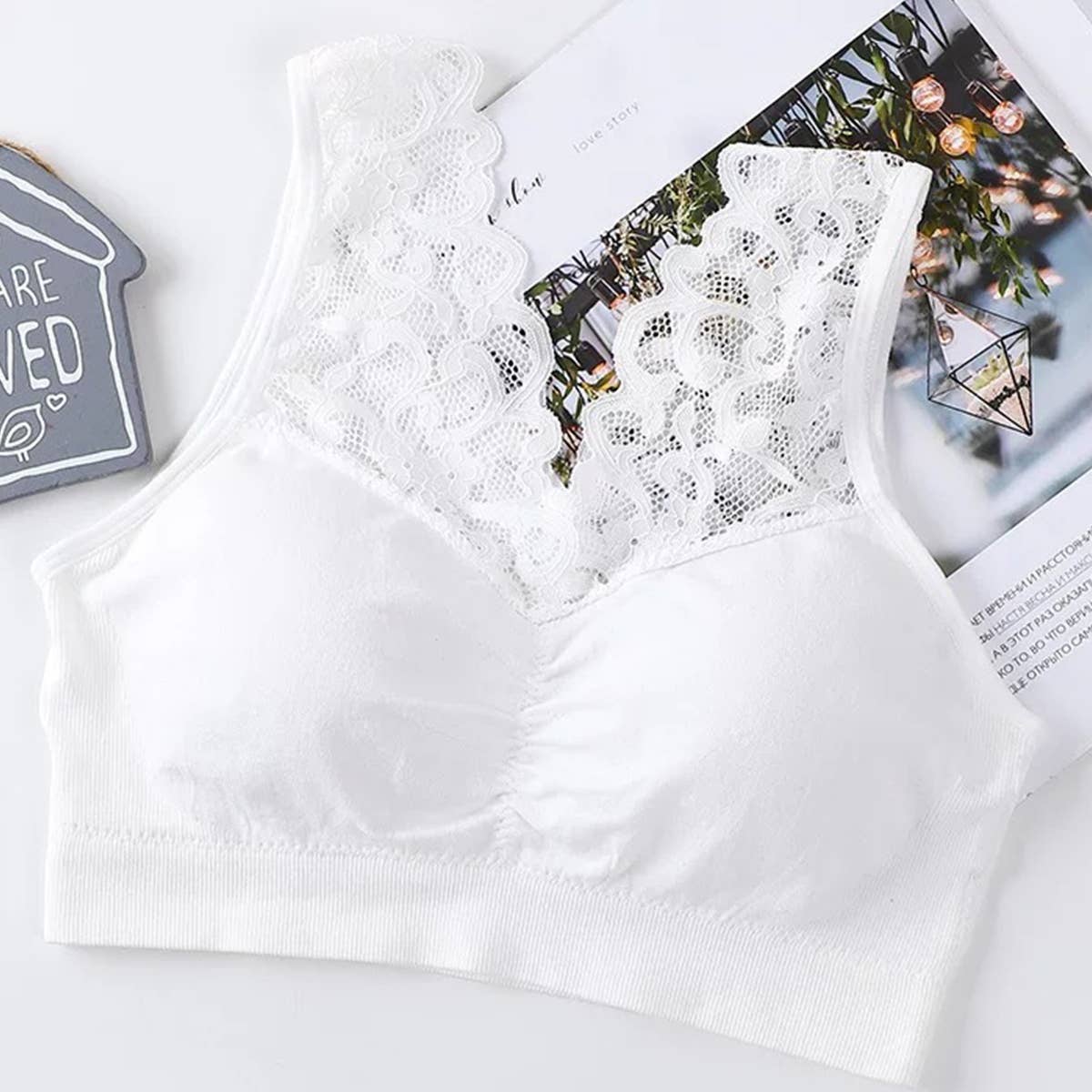 WOMEN PLUS-SIZE LACE BRA WITH BEAUTIFUL BACK