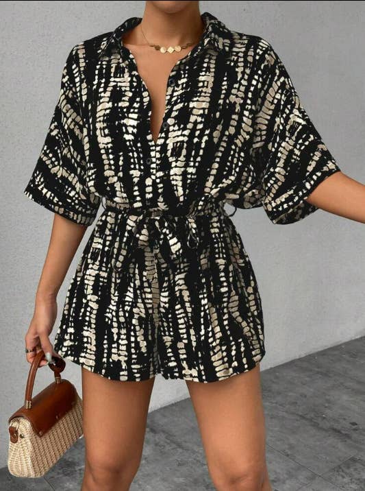 Casual and fashionable striped one-piece shorts