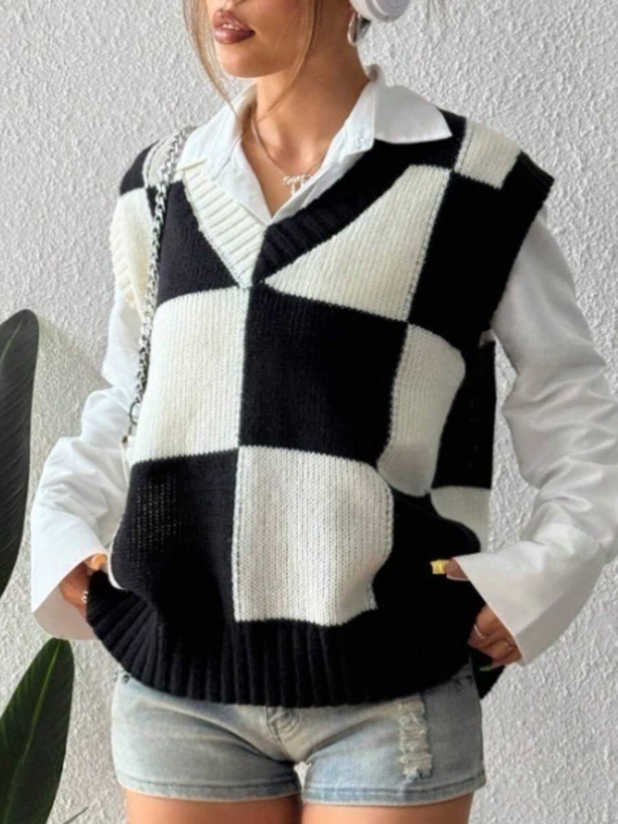 CONTRASTING V-NECK PULLOVER KNITTED WAISTCOAT