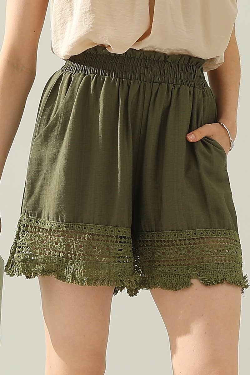CWBSP0088-B_WIDE LACE SHORT PANTS