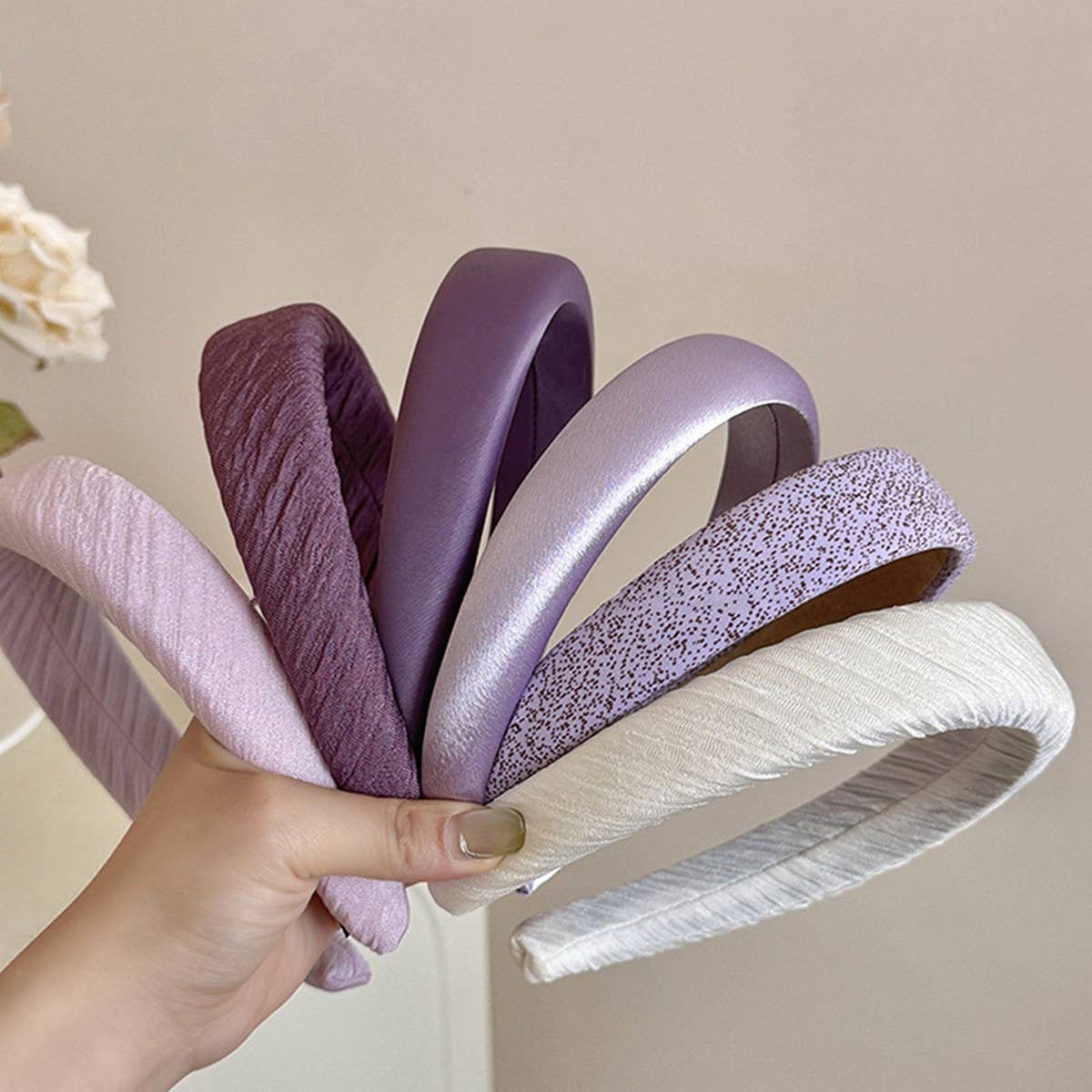 WIDE-RIMMED SMALL PURPLE HEADBAND
