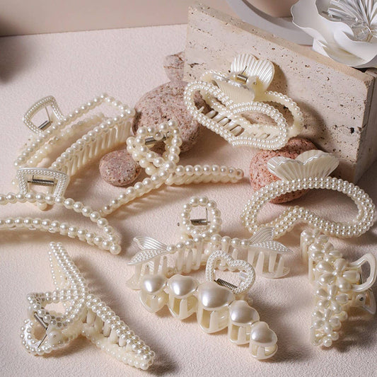 Chic Pearl Heart Claw Clip ? Minimalist Hair Grip