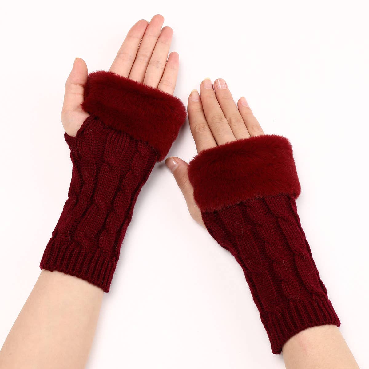 DIAMOND-SHAPED TWISTED GLOVES_CWAG0104