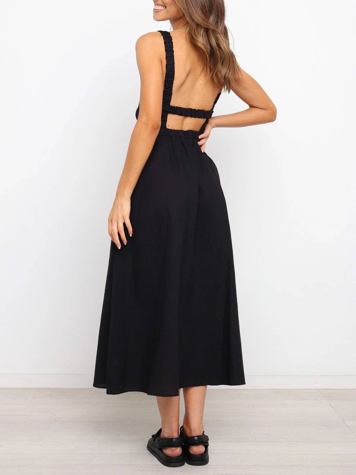 Backless cut-out solid-color fashionable dress