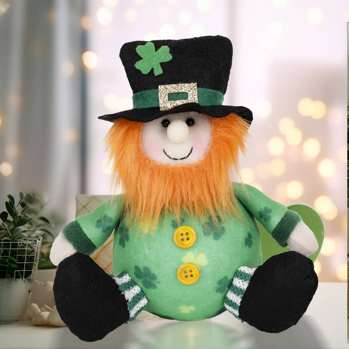 ST. PATRICK GREEN FIGURINE ORNAMENT PENDANT_CWMM3452